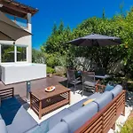 Apartment With Terrace And Mini Pool Green Gold